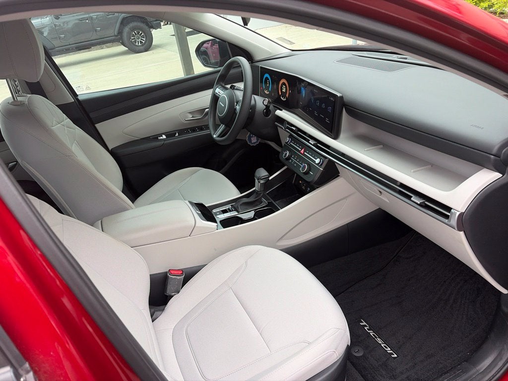 2025 Hyundai Tucson SE