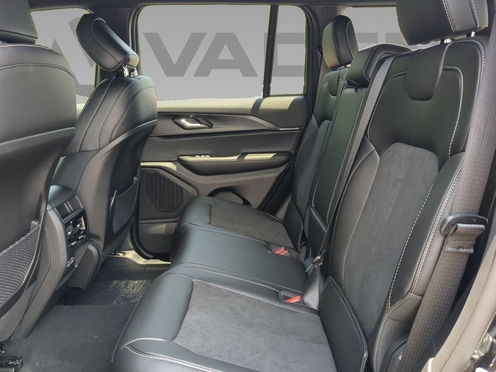 2025 Jeep Grand Cherokee GRAND CHEROKEE ALTITUDE 4X2