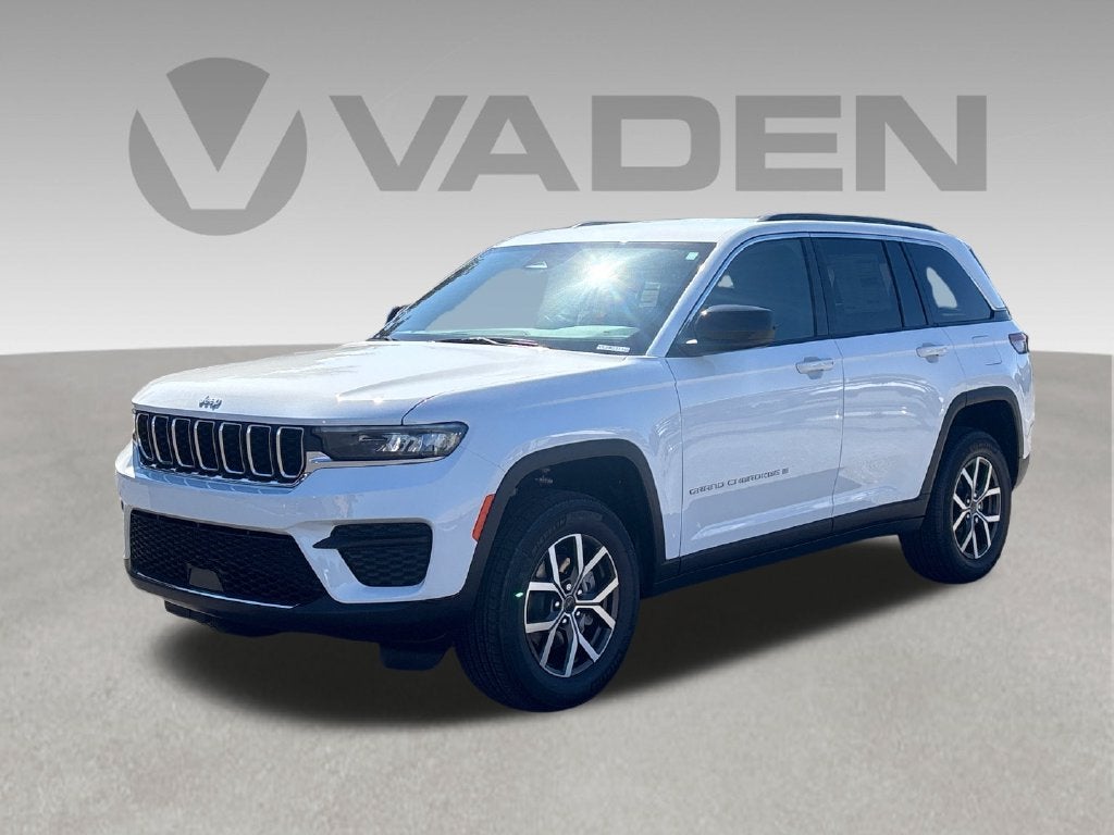 2027 Jeep Grand Cherokee GRAND CHEROKEE LAREDO 4X2