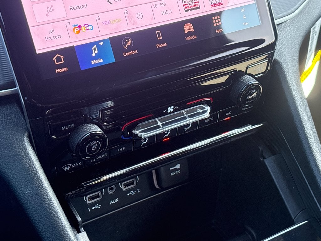 2027 Jeep Grand Cherokee GRAND CHEROKEE LAREDO 4X2