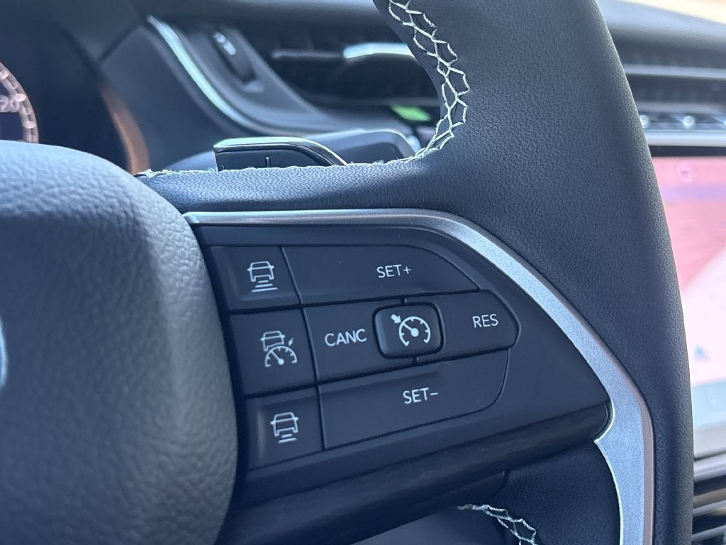 2027 Jeep Grand Cherokee GRAND CHEROKEE LAREDO 4X2
