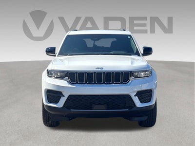 2027 Jeep Grand Cherokee GRAND CHEROKEE LAREDO 4X2