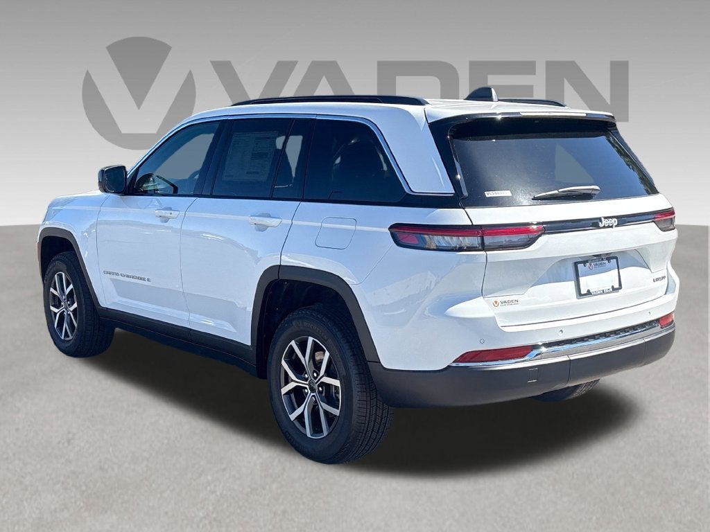 2027 Jeep Grand Cherokee GRAND CHEROKEE LAREDO 4X2