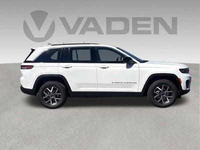2027 Jeep Grand Cherokee GRAND CHEROKEE LAREDO 4X2