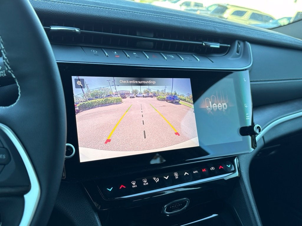 2027 Jeep Grand Cherokee GRAND CHEROKEE LAREDO ALTITUDE 4X2