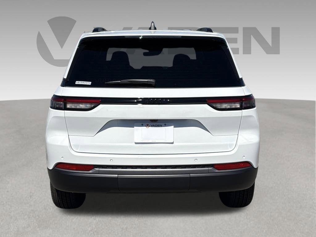 2027 Jeep Grand Cherokee GRAND CHEROKEE LAREDO ALTITUDE 4X2