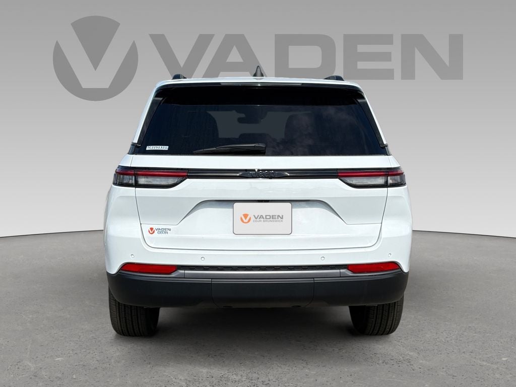 2026 Jeep Grand Cherokee GRAND CHEROKEE LAREDO ALTITUDE 4X2