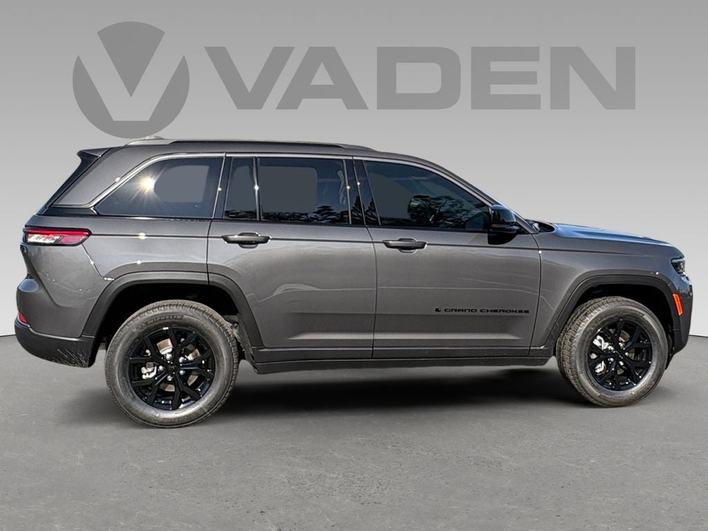 2026 Jeep Grand Cherokee GRAND CHEROKEE LAREDO ALTITUDE 4X2