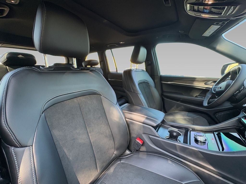 2026 Jeep Grand Cherokee GRAND CHEROKEE LAREDO ALTITUDE 4X2