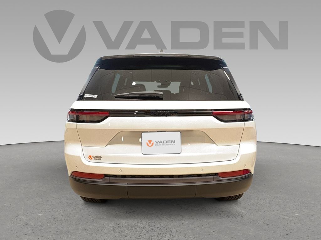 2026 Jeep Grand Cherokee GRAND CHEROKEE LAREDO ALTITUDE 4X2