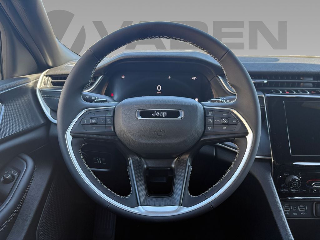 2026 Jeep Grand Cherokee GRAND CHEROKEE LAREDO 4X4