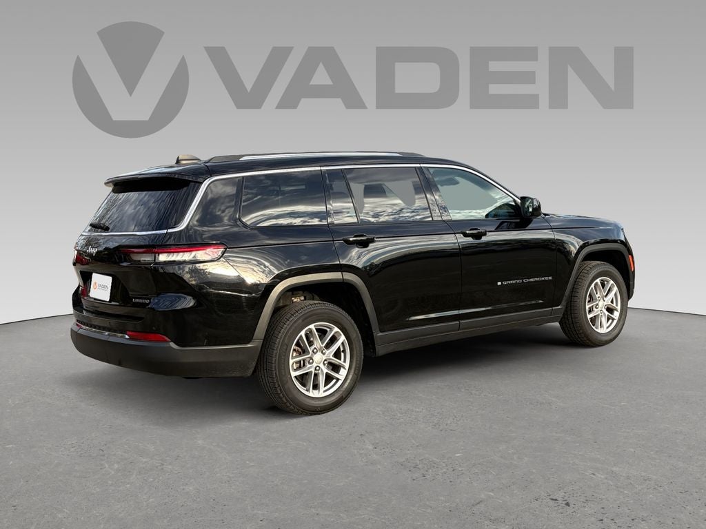 2023 Jeep Grand Cherokee L Laredo 4x2