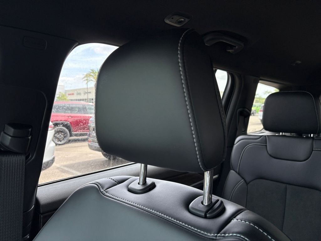 2026 Jeep Grand Cherokee GRAND CHEROKEE L LAREDO ALTITUDE 4X2