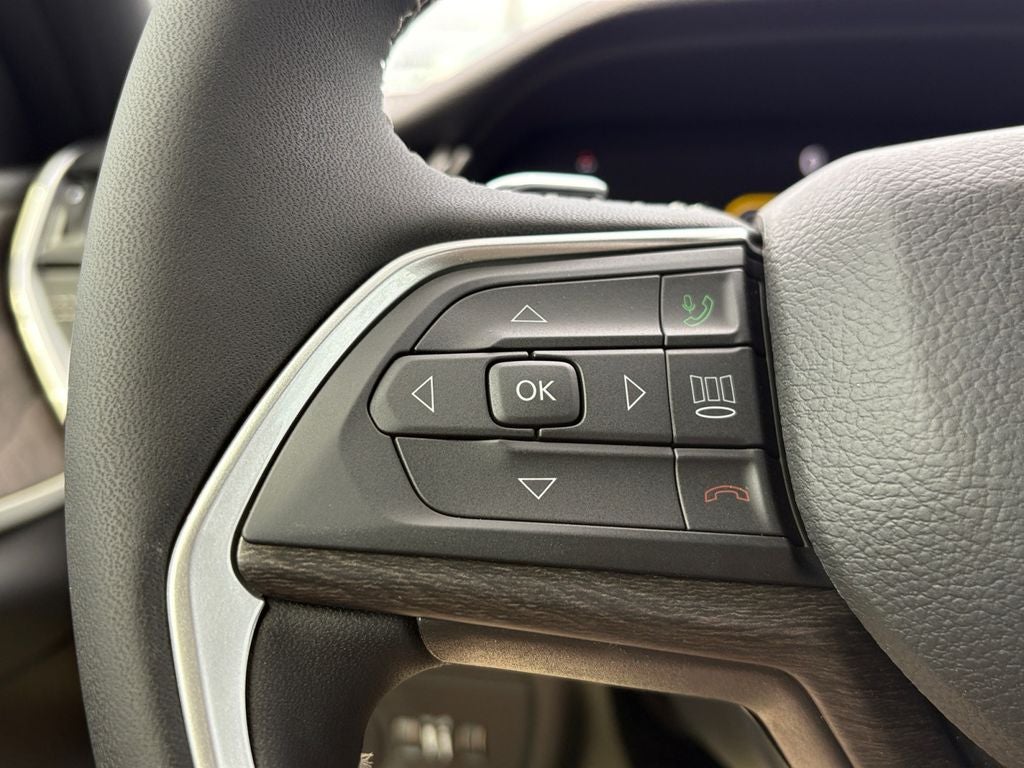 2026 Jeep Grand Cherokee GRAND CHEROKEE L LAREDO ALTITUDE 4X2