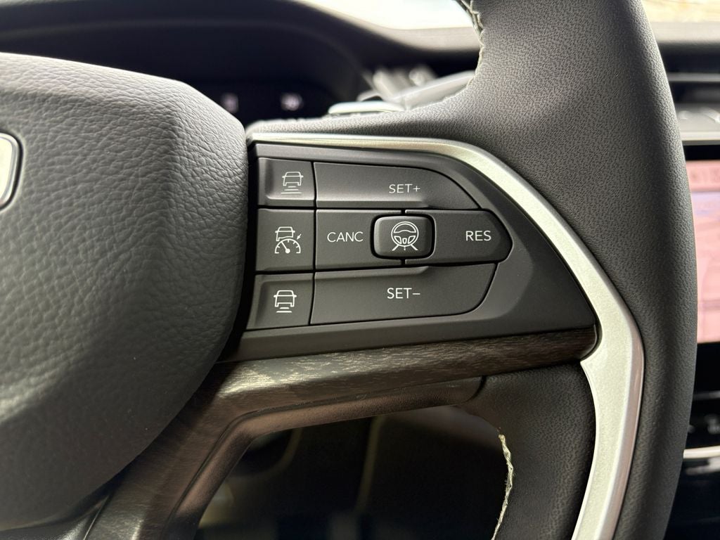 2026 Jeep Grand Cherokee GRAND CHEROKEE L LAREDO ALTITUDE 4X2