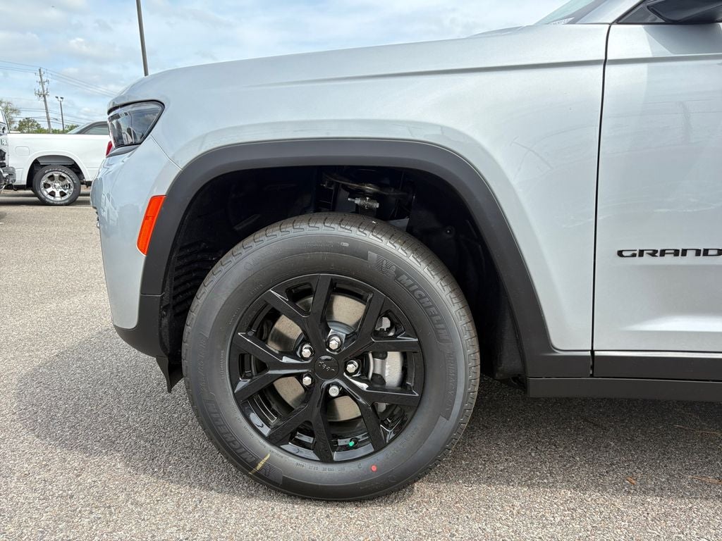 2026 Jeep Grand Cherokee GRAND CHEROKEE L LAREDO ALTITUDE 4X2
