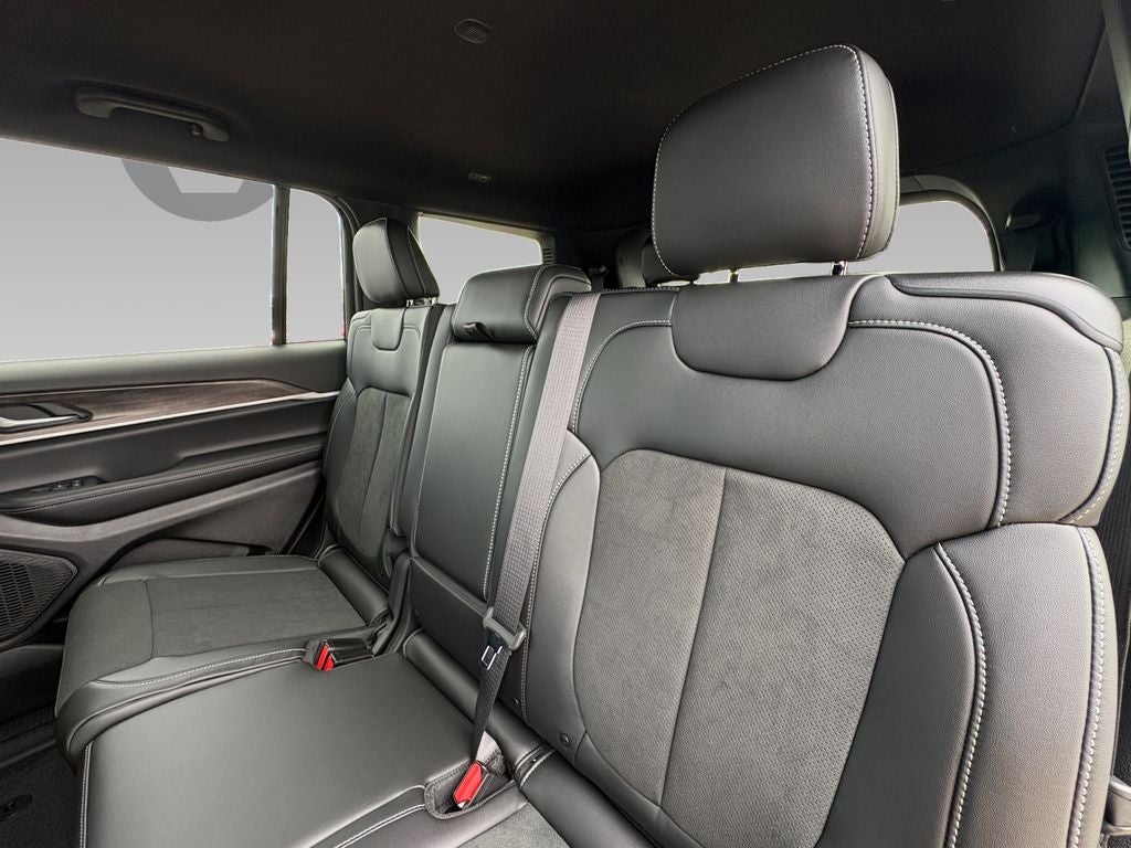 2026 Jeep Grand Cherokee GRAND CHEROKEE L LAREDO ALTITUDE 4X2