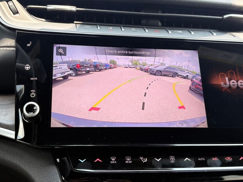 2026 Jeep Grand Cherokee GRAND CHEROKEE L LAREDO ALTITUDE 4X2