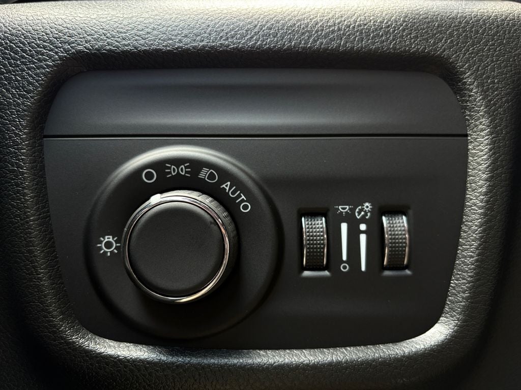 2026 Jeep Grand Cherokee GRAND CHEROKEE L LAREDO ALTITUDE 4X2