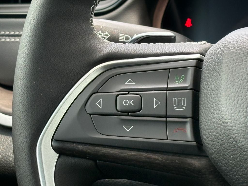 2026 Jeep Grand Cherokee GRAND CHEROKEE L LAREDO ALTITUDE 4X2