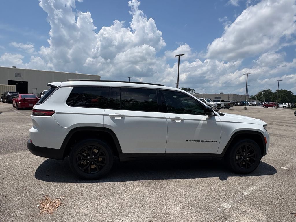 2026 Jeep Grand Cherokee GRAND CHEROKEE L LAREDO ALTITUDE 4X2
