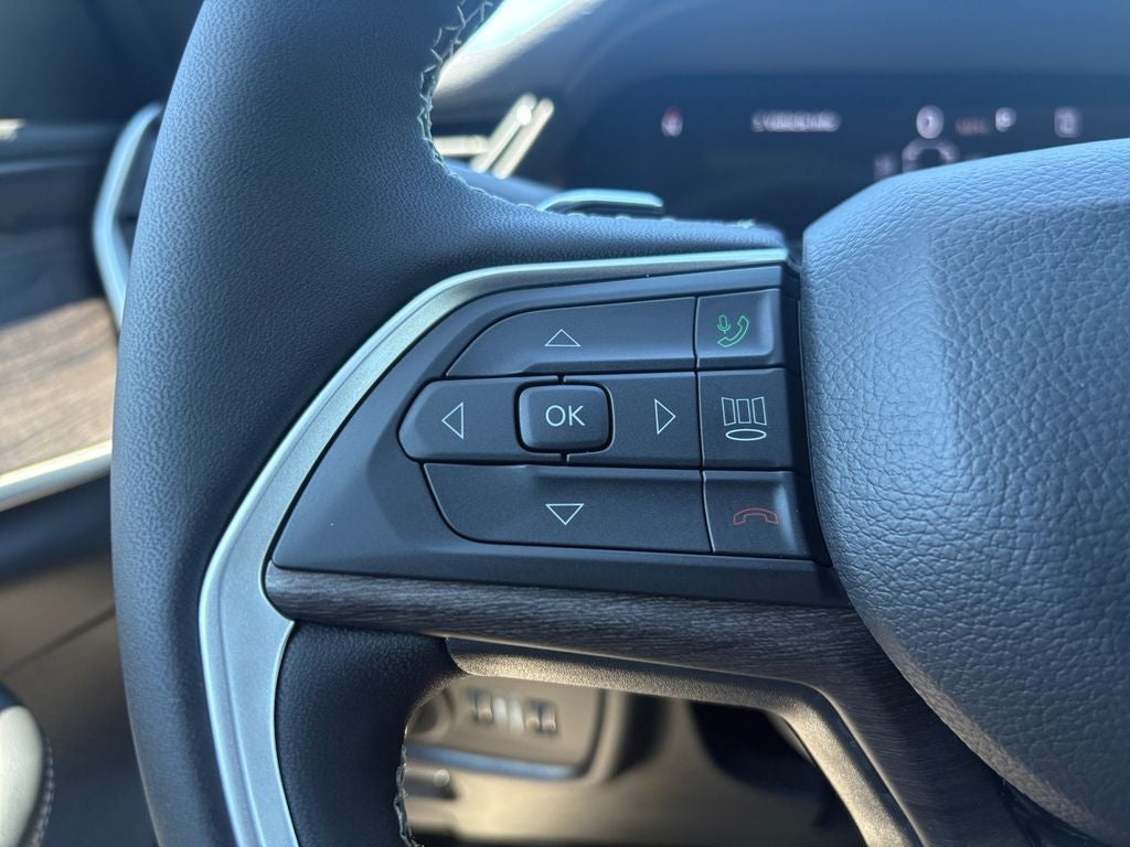 2026 Jeep Grand Cherokee GRAND CHEROKEE L LAREDO ALTITUDE 4X2