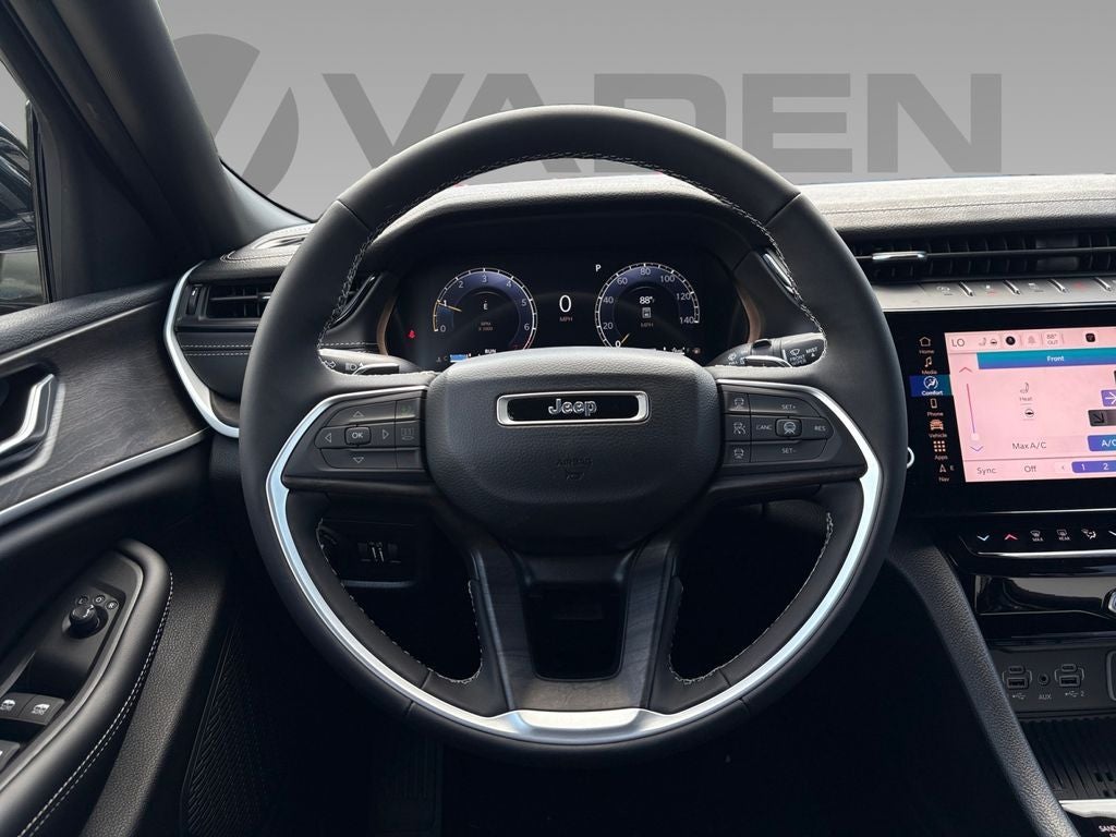 2026 Jeep Grand Cherokee GRAND CHEROKEE L LAREDO ALTITUDE 4X4