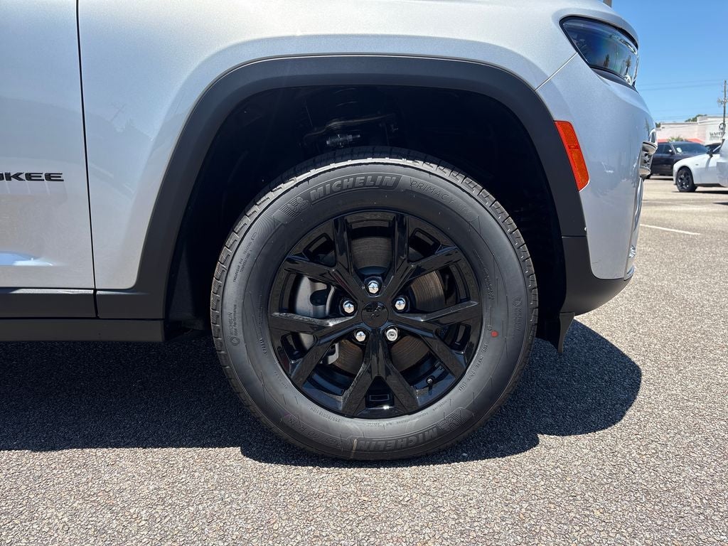 2026 Jeep Grand Cherokee GRAND CHEROKEE L LAREDO ALTITUDE 4X4