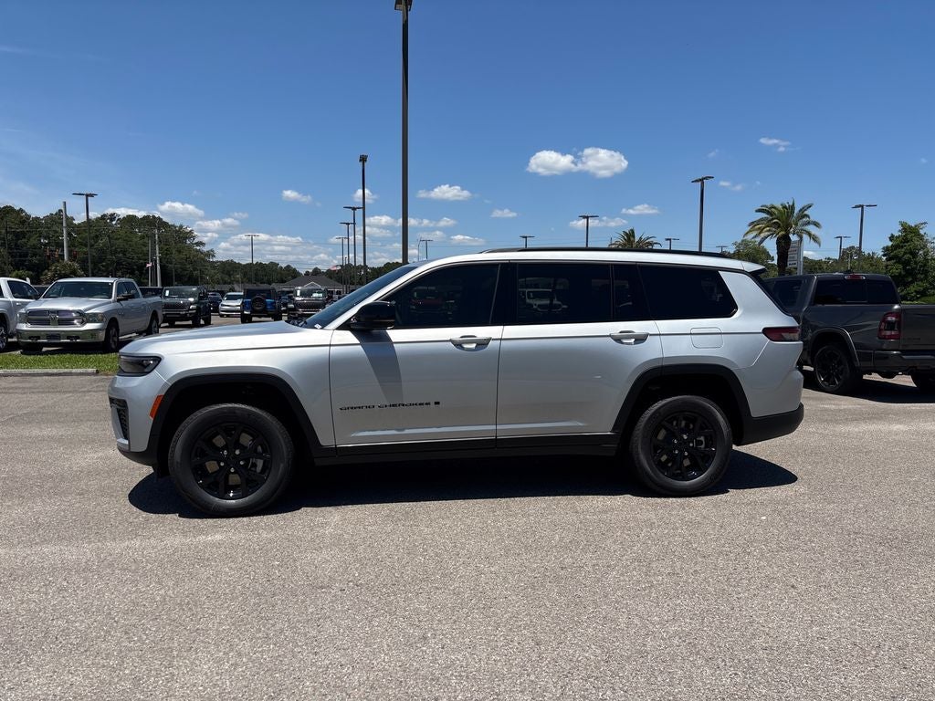2026 Jeep Grand Cherokee GRAND CHEROKEE L LAREDO ALTITUDE 4X4
