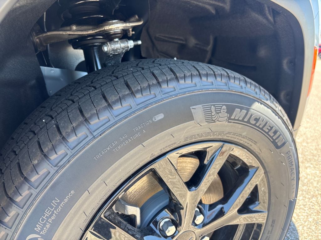 2026 Jeep Grand Cherokee GRAND CHEROKEE L LAREDO ALTITUDE 4X4