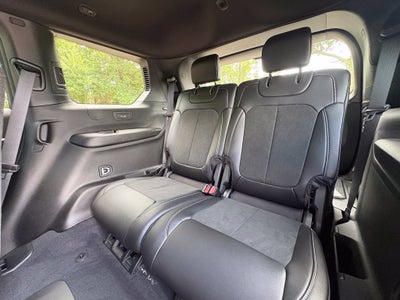 2027 Jeep Grand Cherokee Limited Reserve