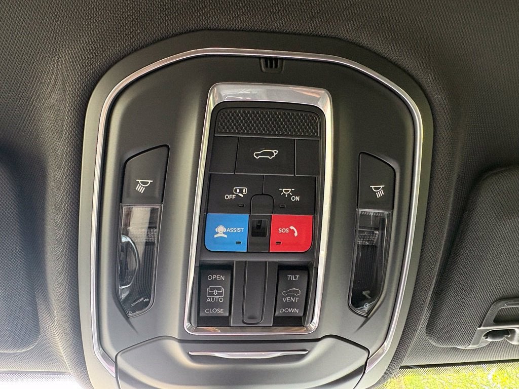 2027 Jeep Grand Cherokee Limited Reserve