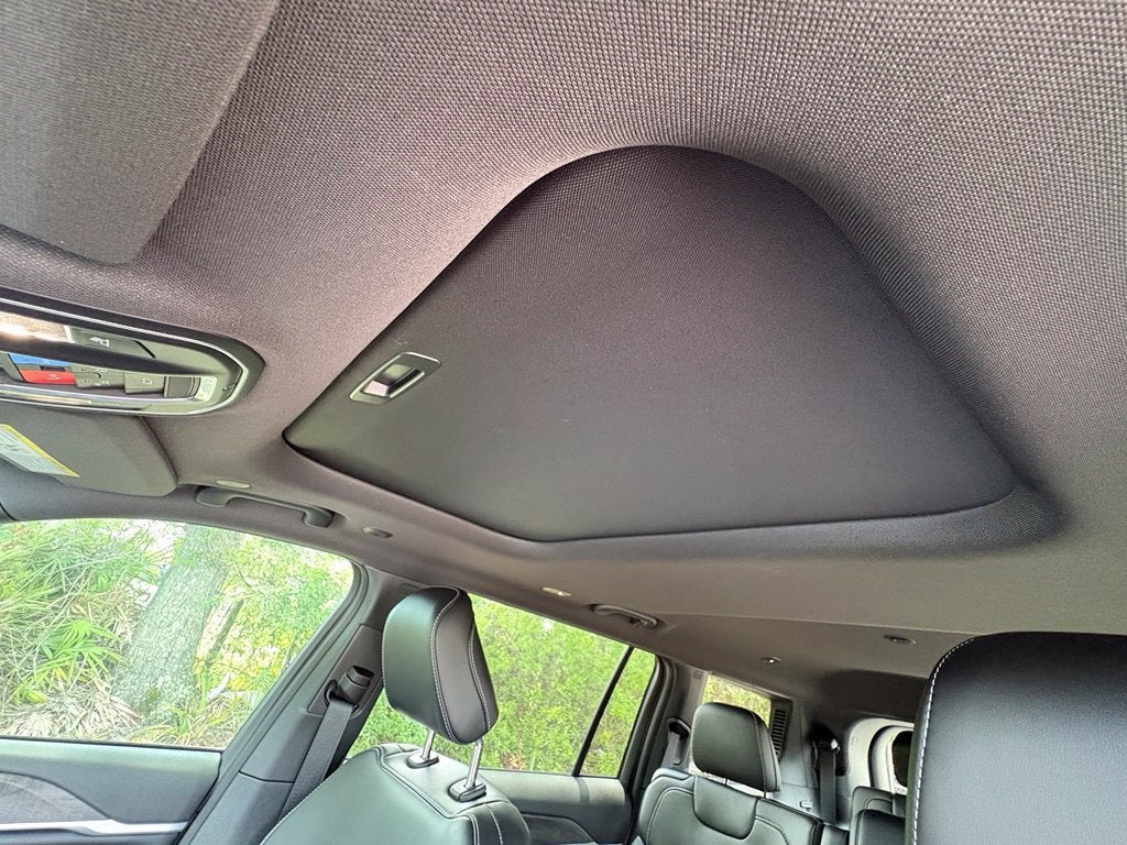 2027 Jeep Grand Cherokee Limited Reserve