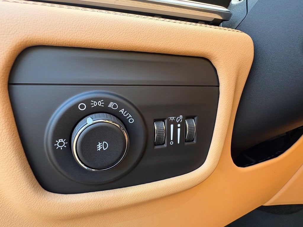 2027 Jeep Grand Cherokee GRAND CHEROKEE L SUMMIT 4X4