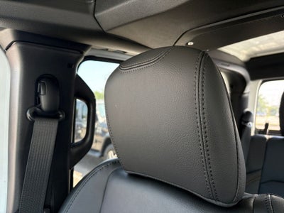 2026 Jeep Gladiator GLADIATOR SAHARA 4X4