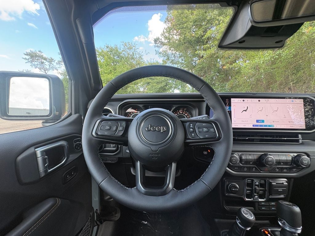 2026 Jeep Gladiator GLADIATOR SAHARA 4X4