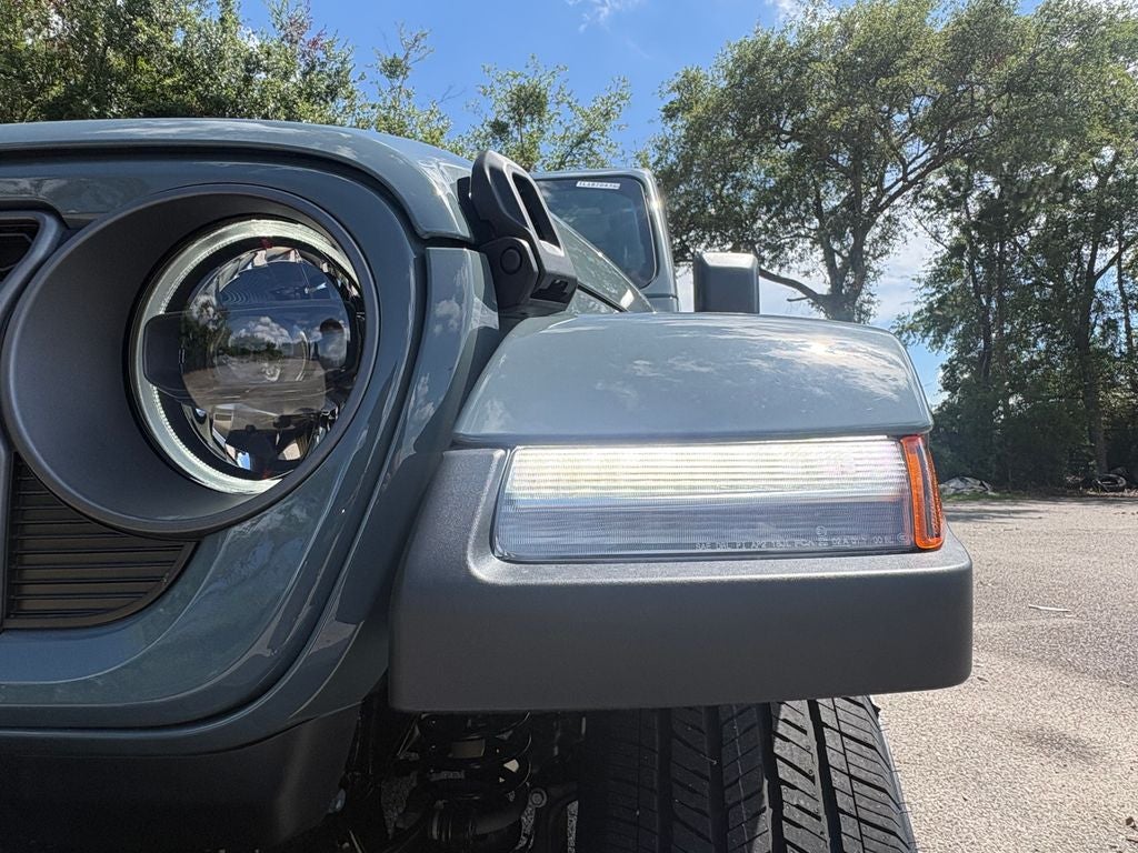 2026 Jeep Gladiator GLADIATOR SAHARA 4X4