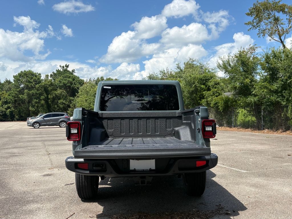 2026 Jeep Gladiator GLADIATOR SAHARA 4X4