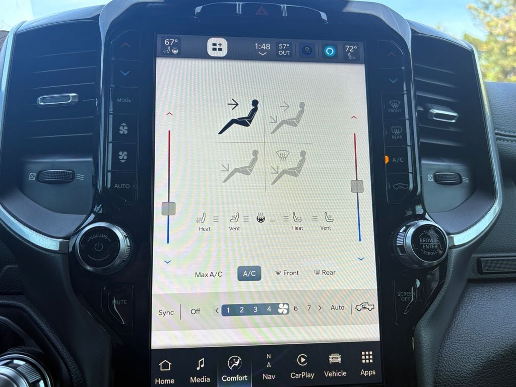 2022 RAM 1500 Laramie Crew Cab 4x4 5'7' Box