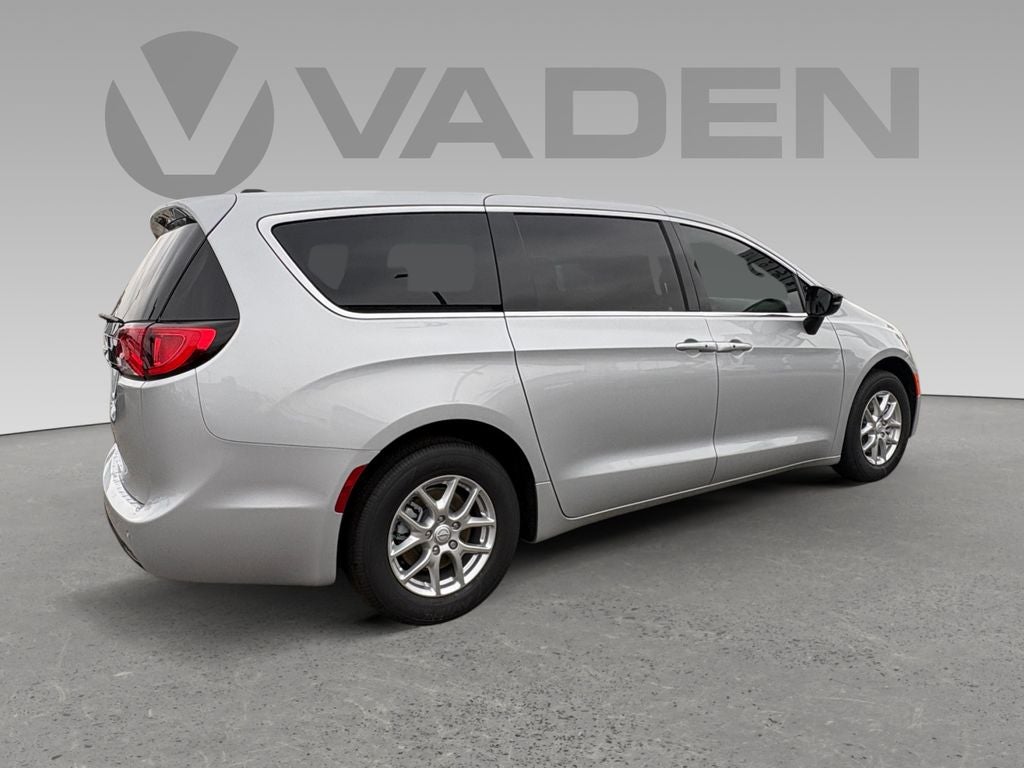 2026 Chrysler Voyager VOYAGER LX