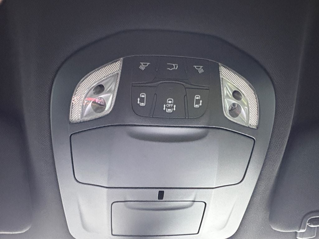 2026 Chrysler Voyager VOYAGER LX