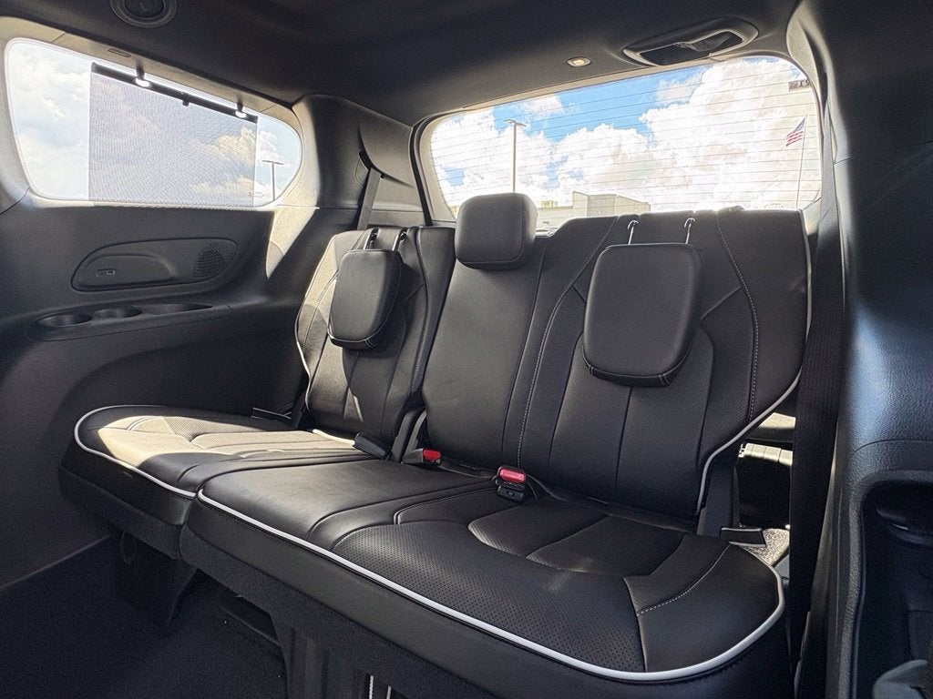 2027 Chrysler Pacifica PACIFICA LIMITED