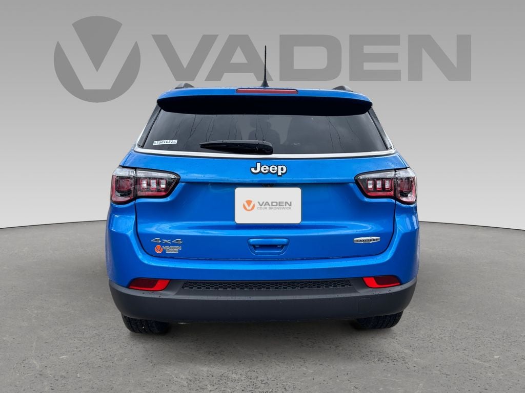 2025 Jeep Compass COMPASS LATITUDE 4X4
