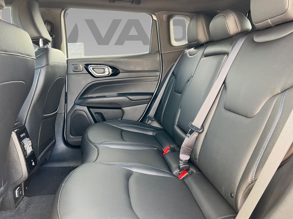 2025 Jeep Compass COMPASS LIMITED 4X4