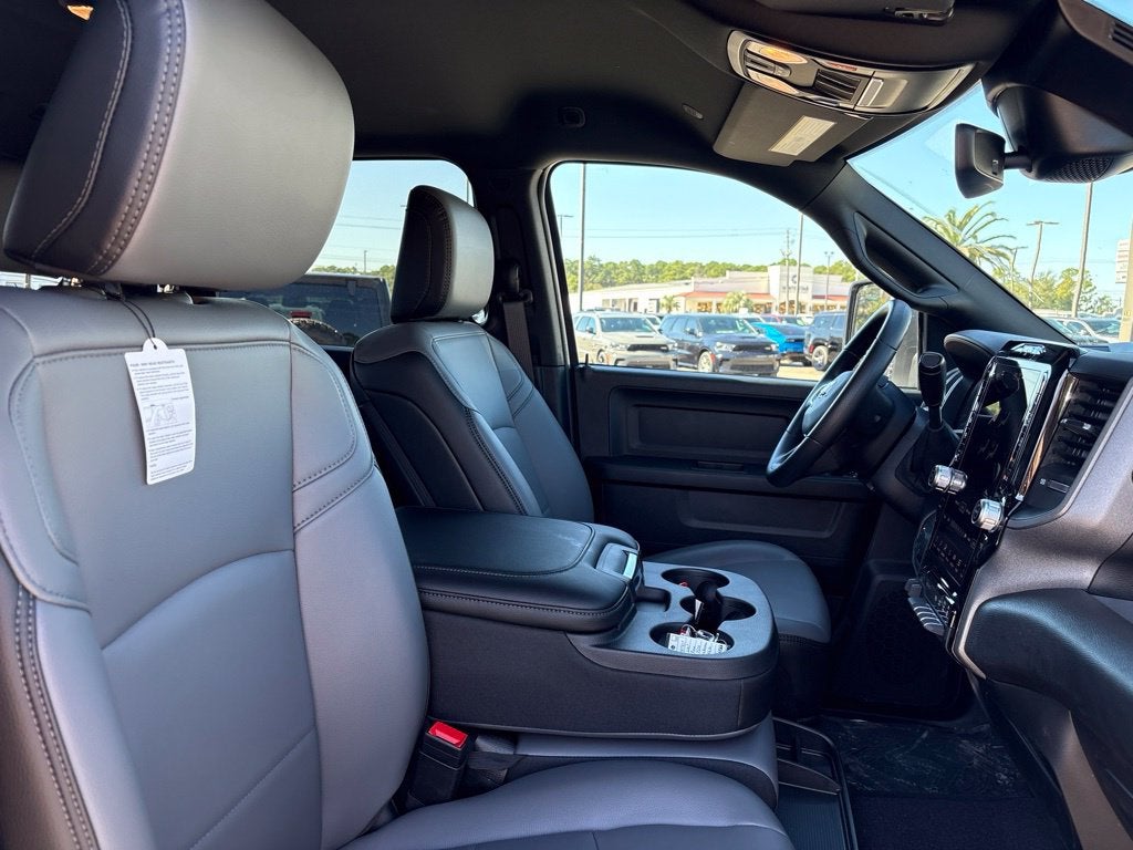 2027 RAM Ram 3500 RAM 3500 TRADESMAN CREW CAB 4X4 8' BOX