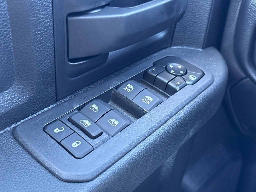 2027 RAM Ram 3500 RAM 3500 TRADESMAN CREW CAB 4X4 8' BOX