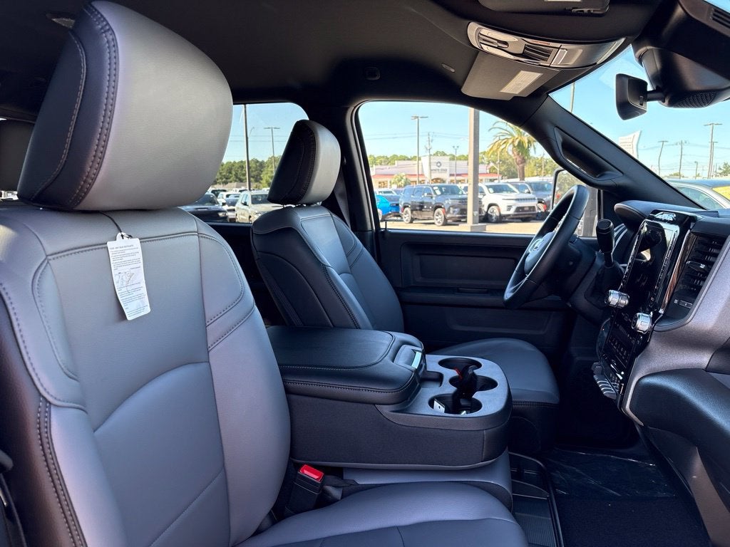 2027 RAM Ram 3500 RAM 3500 TRADESMAN CREW CAB 4X4 8' BOX