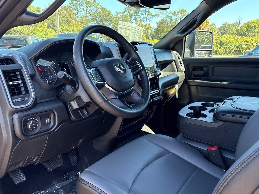 2027 RAM Ram 3500 RAM 3500 TRADESMAN CREW CAB 4X4 8' BOX