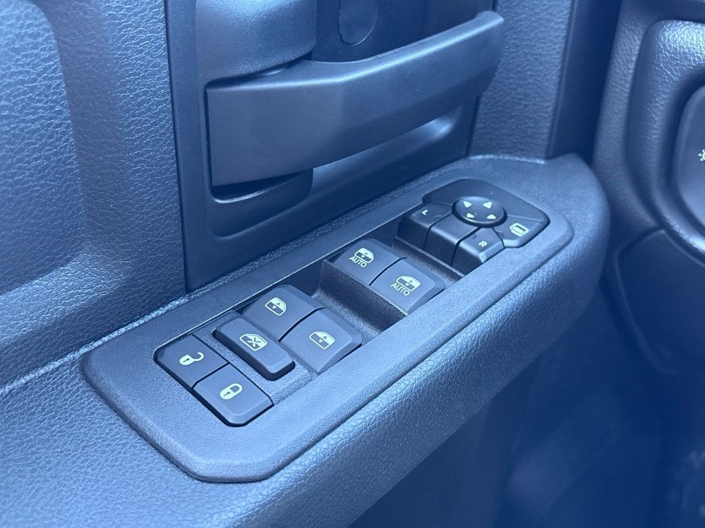 2027 RAM Ram 3500 RAM 3500 TRADESMAN CREW CAB 4X4 8' BOX
