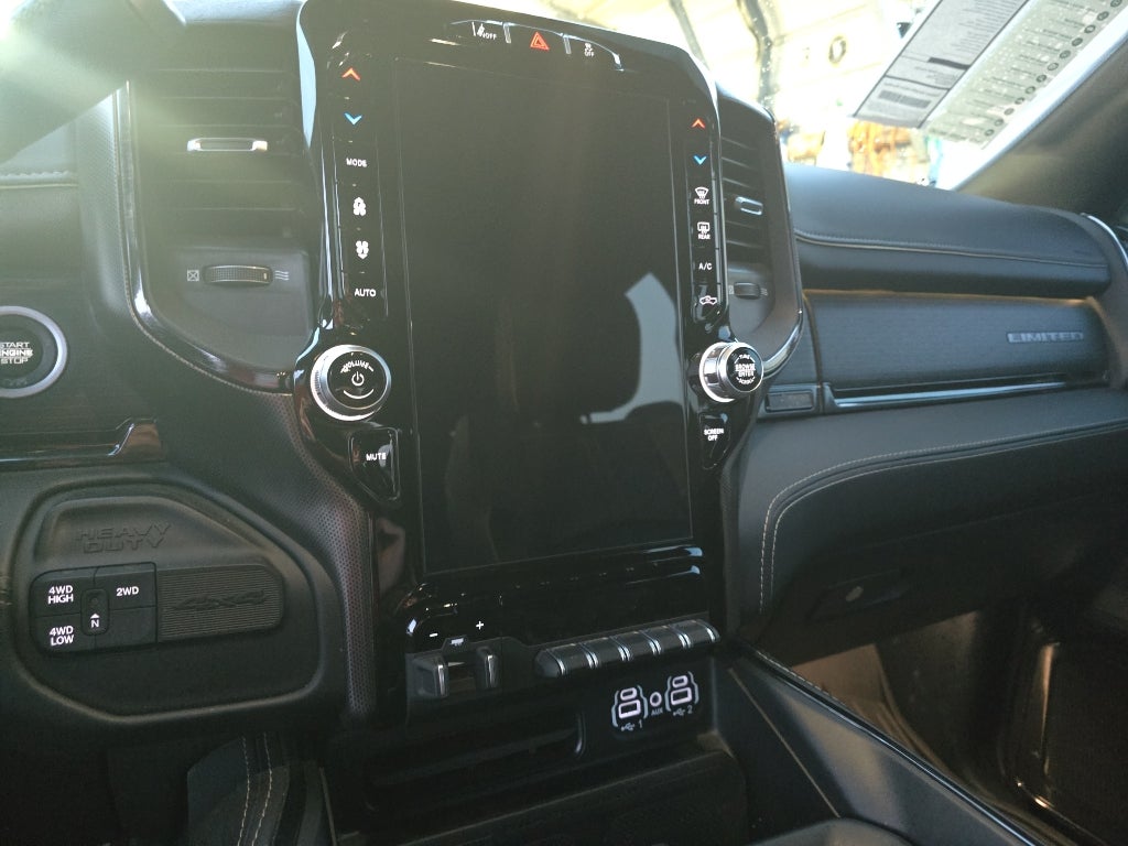 2024 RAM 3500 Limited Mega Cab 4x4 6'4' Box